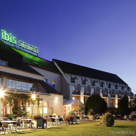 Hotel Ibis Styles Chinon Exterior foto