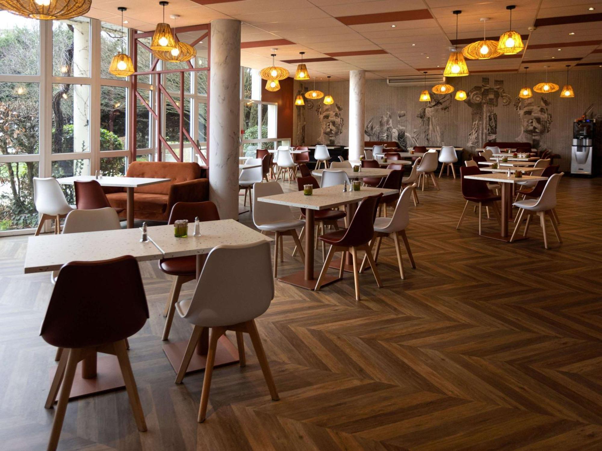 Hotel Ibis Styles Chinon Exterior foto